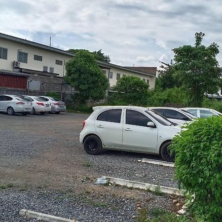 Apartamento โสดาอพาร์ทเม้นท์​ Ban Lam Phak Kut Exterior foto